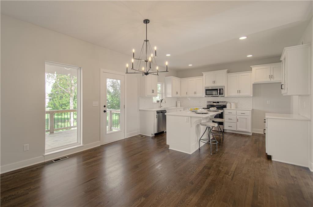 1105 Halle Drive Property Photo 9