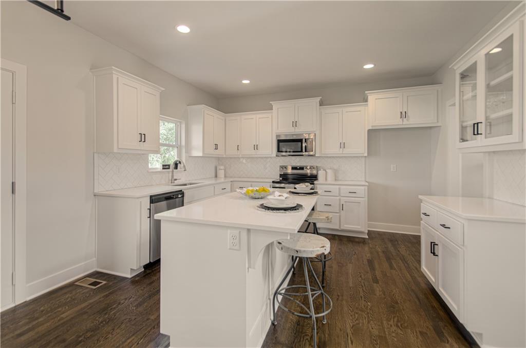 1105 Halle Drive Property Photo 10