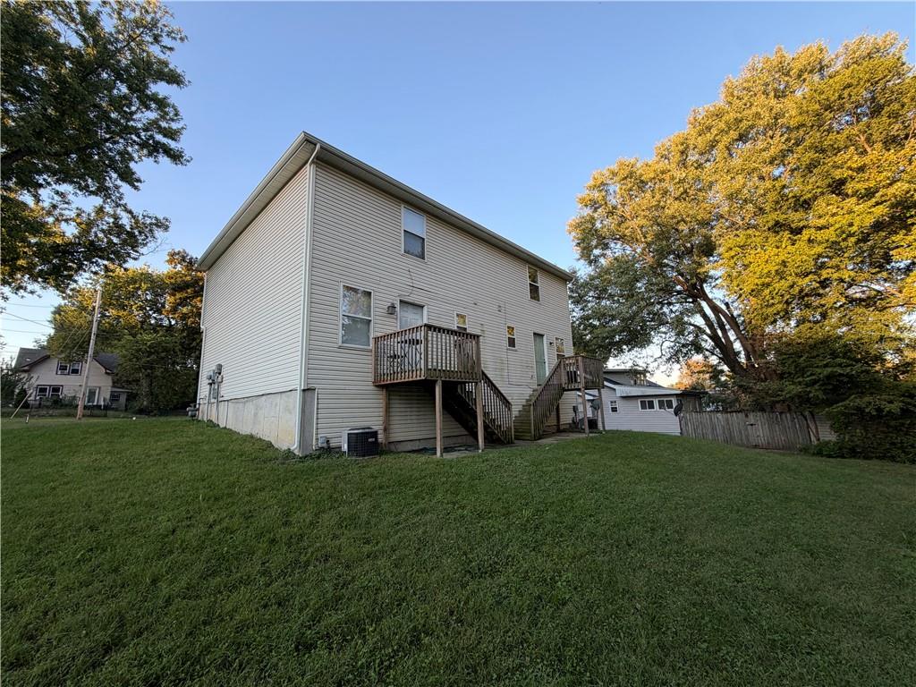 1700 W Walnut Street Property Photo 4