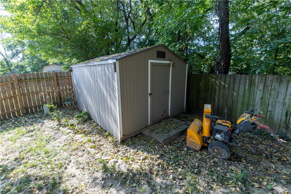 2902 N 39th Terrace Property Photo 12
