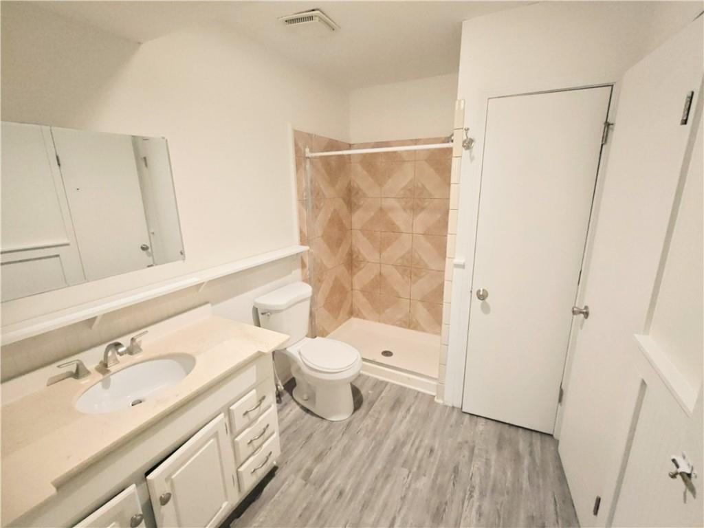 427 N Blake Street Property Photo 15