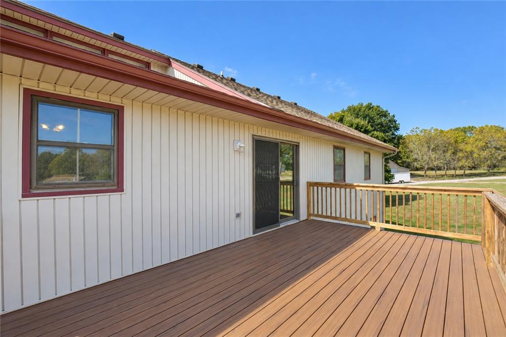 12915 Meadowlark Street Property Photo 4