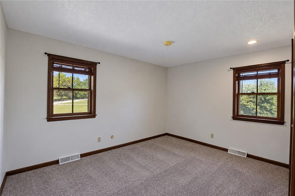 12915 Meadowlark Street Property Photo 13
