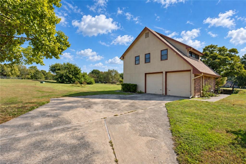 12915 Meadowlark Street Property Photo 29