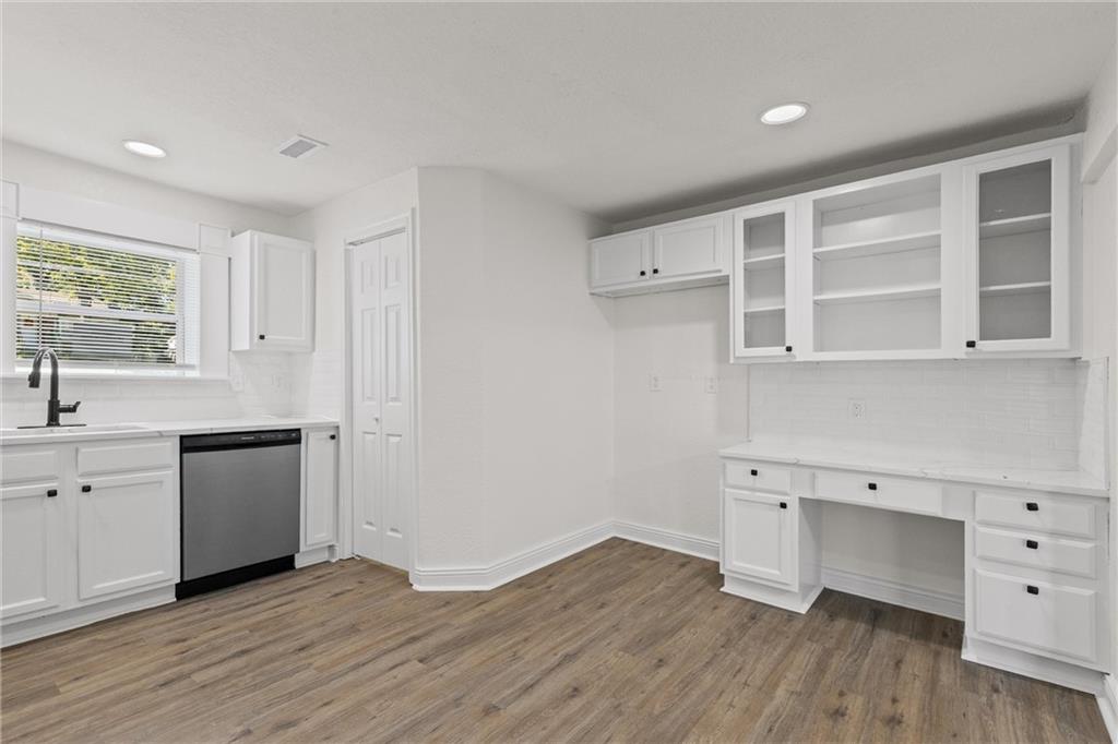 704 N Ann Street Property Photo 12