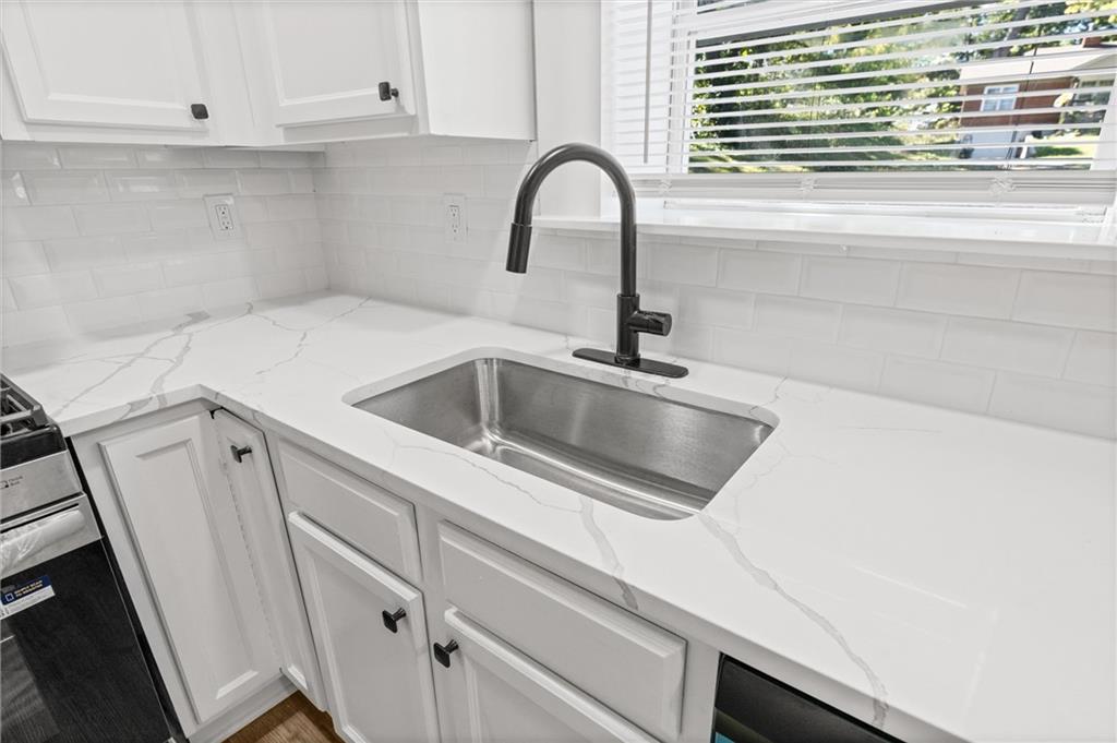 704 N Ann Street Property Photo 14