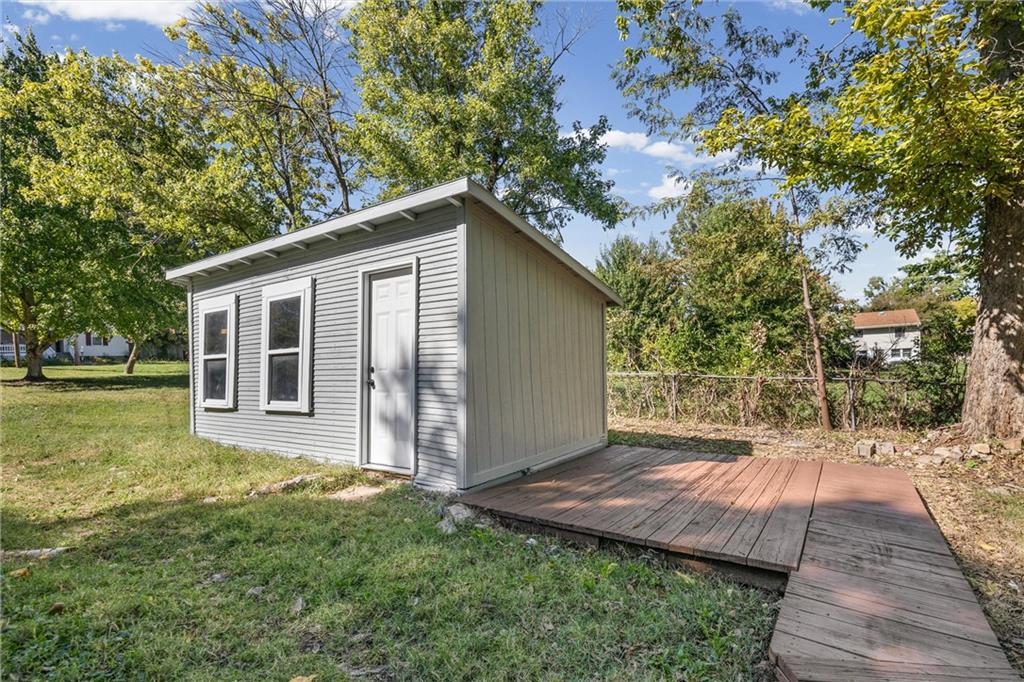 704 N Ann Street Property Photo 33
