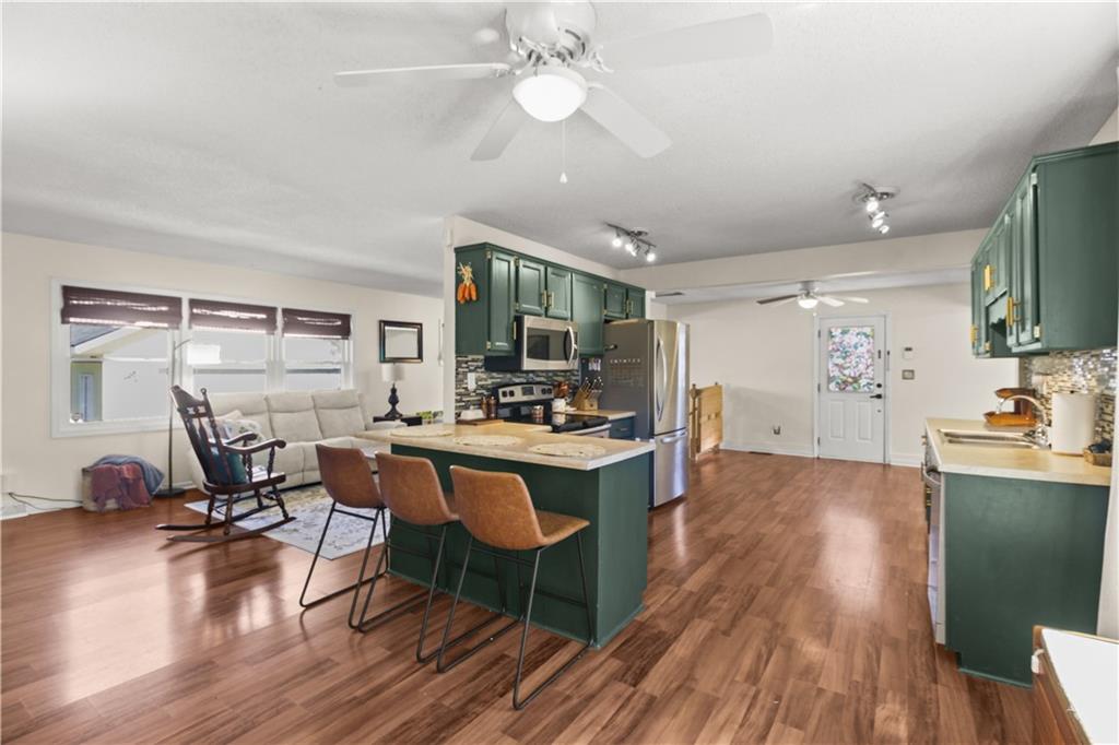 203 Sw Mcclendon Drive Property Photo 4