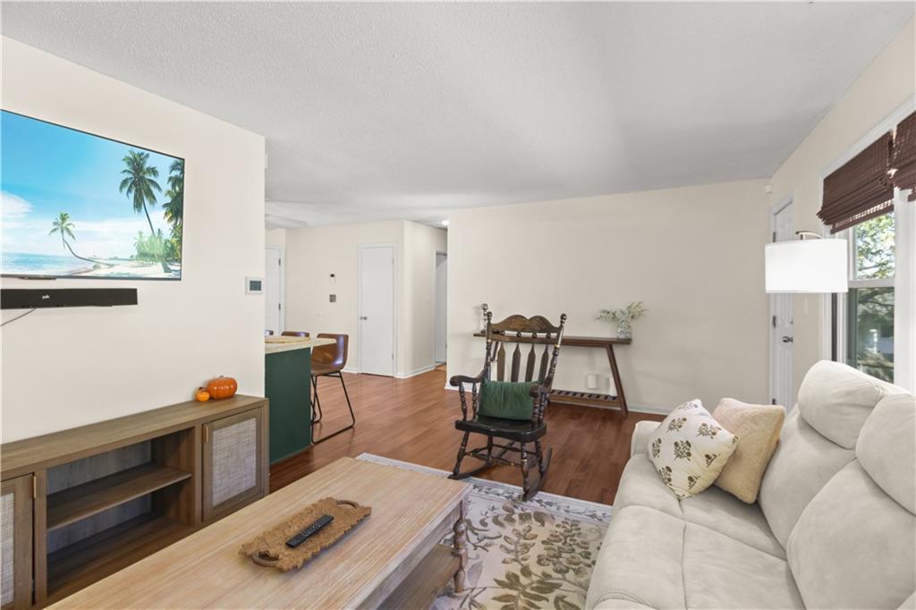 203 Sw Mcclendon Drive Property Photo 6