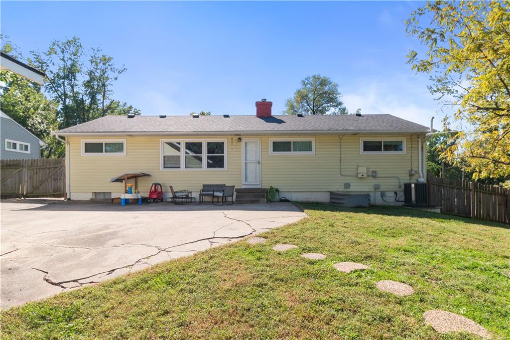 203 Sw Mcclendon Drive Property Photo 23