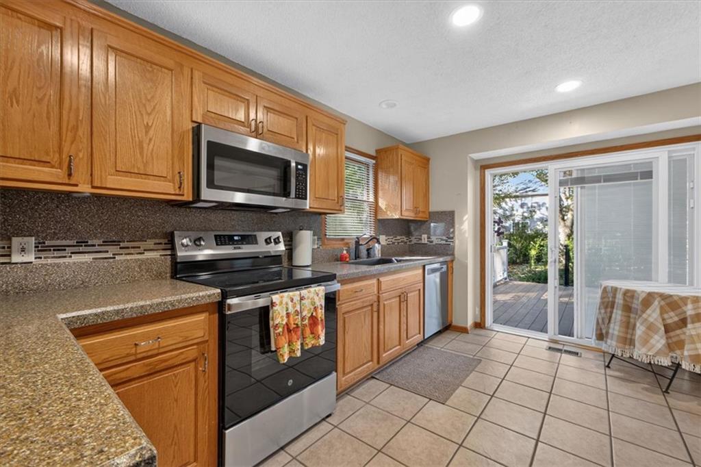10228 Caenen Drive Property Photo 13