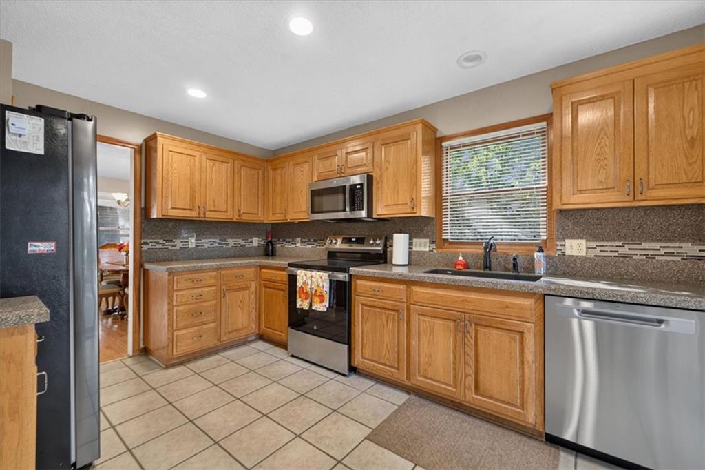 10228 Caenen Drive Property Photo 16