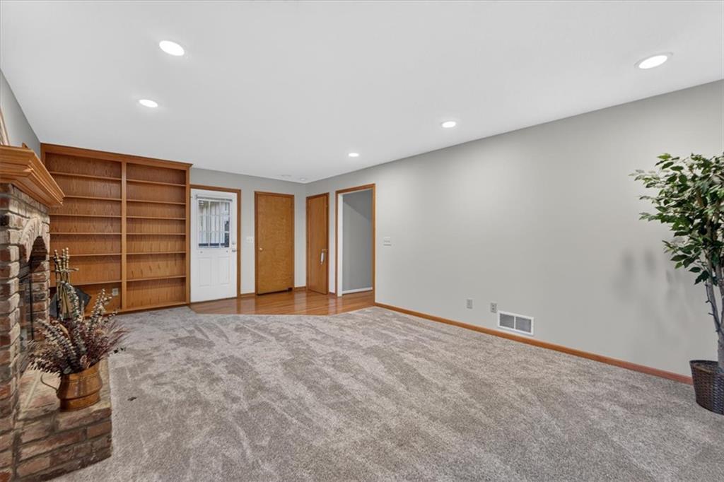 10228 Caenen Drive Property Photo 19