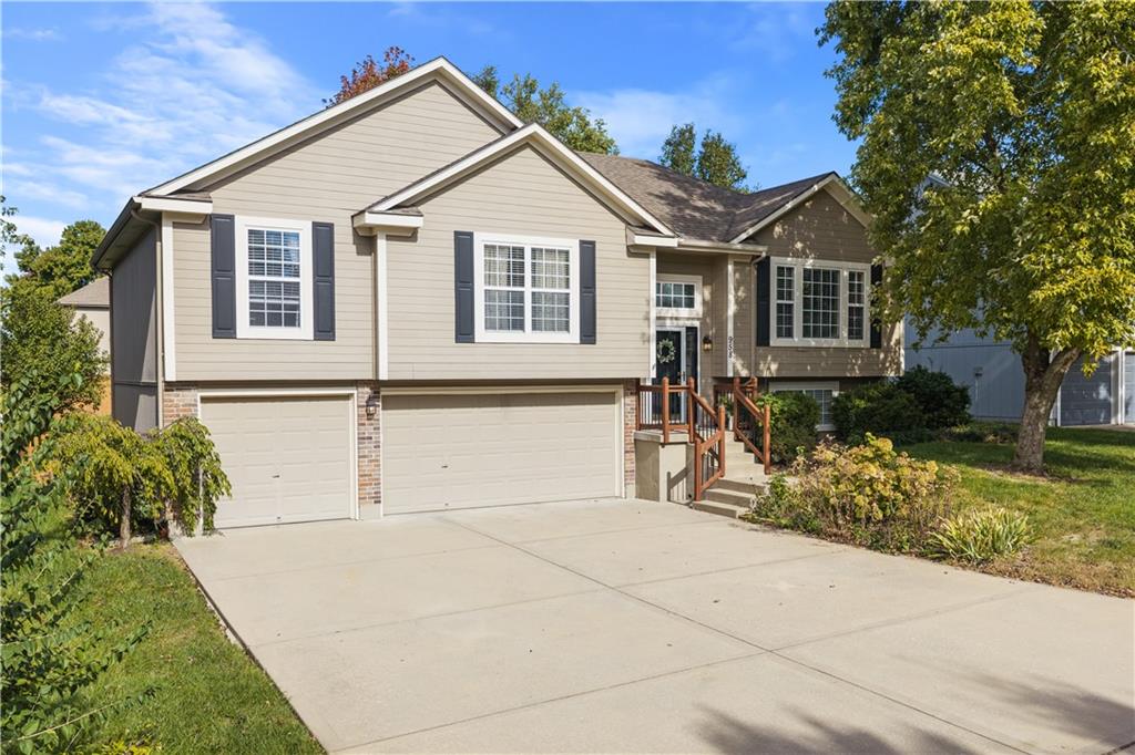 958 Nw Maplewood Court Property Photo 1