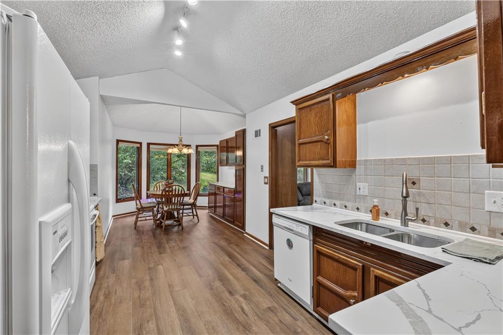 5348 W 102 Street Property Photo 8