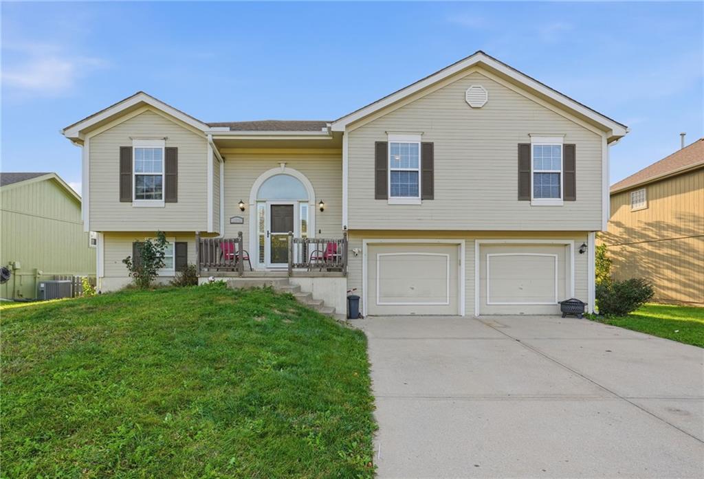 10924 N Marsh Avenue Property Photo 1