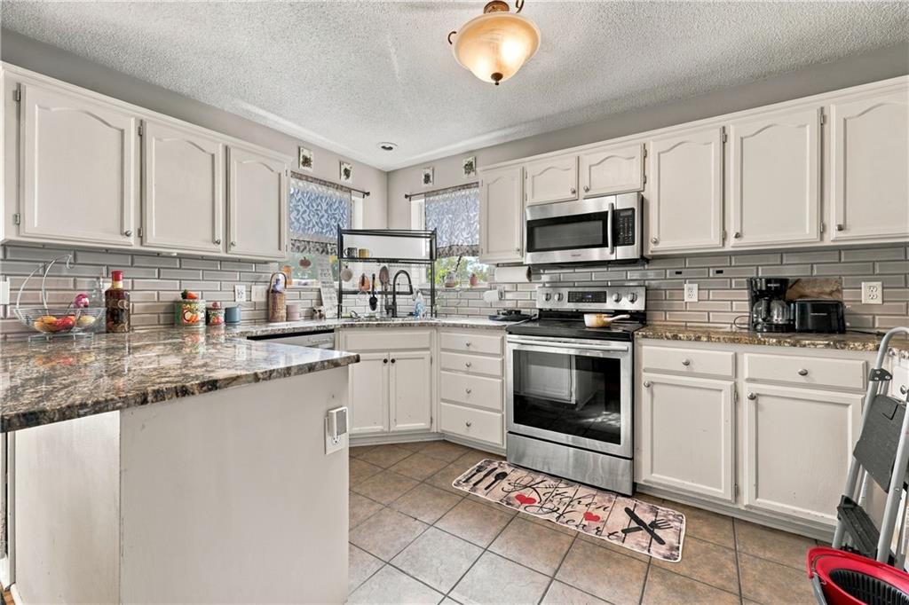 15001 E 48th Street Property Photo 7