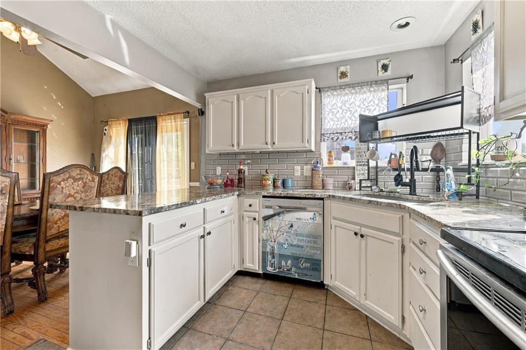 15001 E 48th Street Property Photo 8