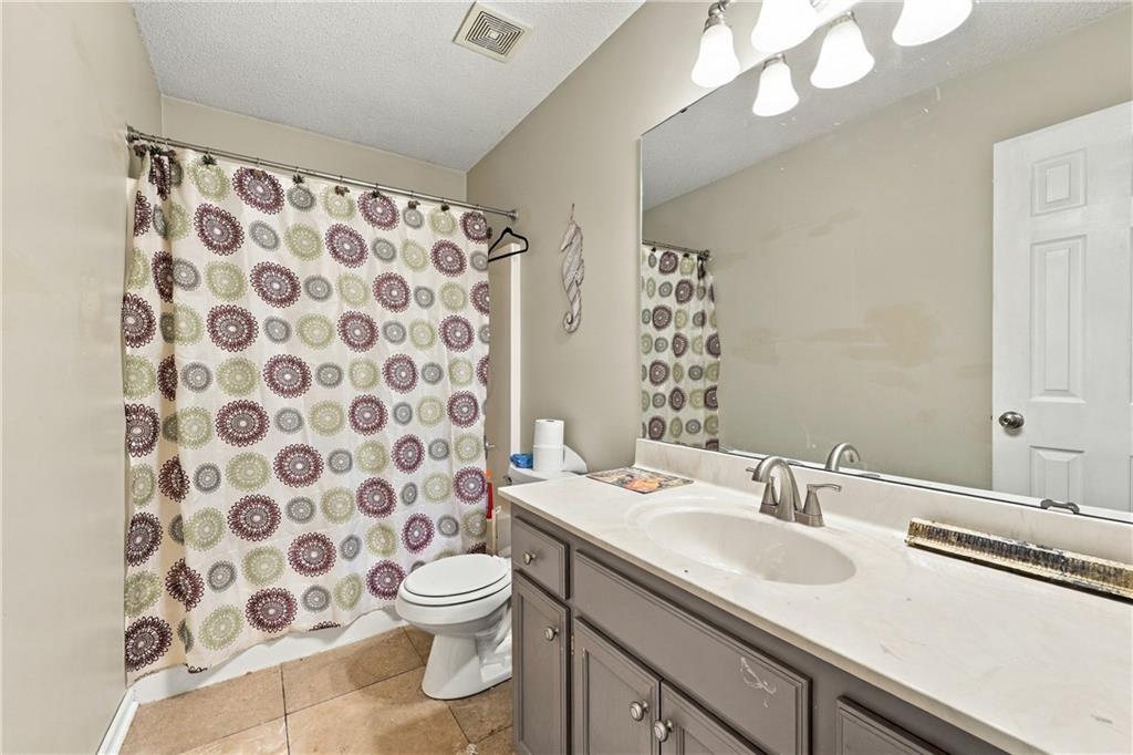 15001 E 48th Street Property Photo 17