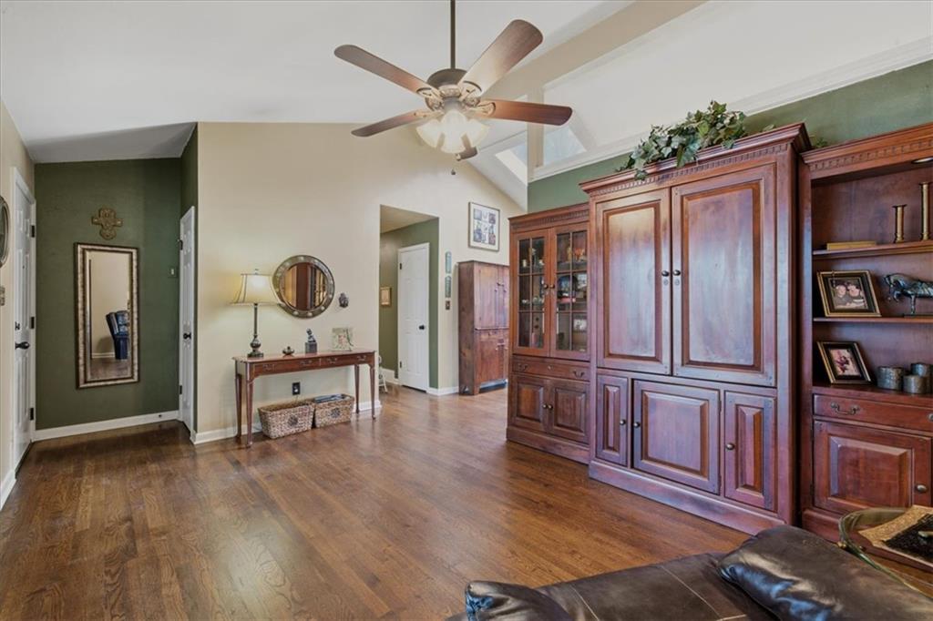 3501 Woodbury Street Property Photo 4