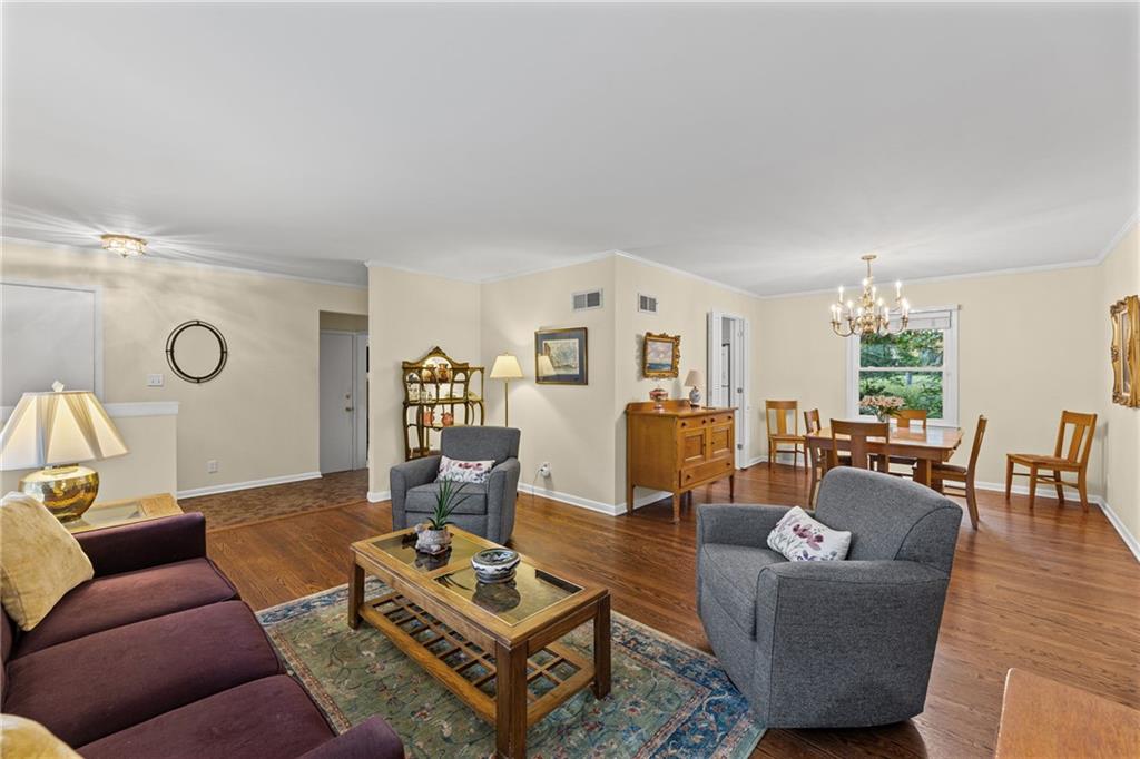 6527 Maple Drive Property Photo 4