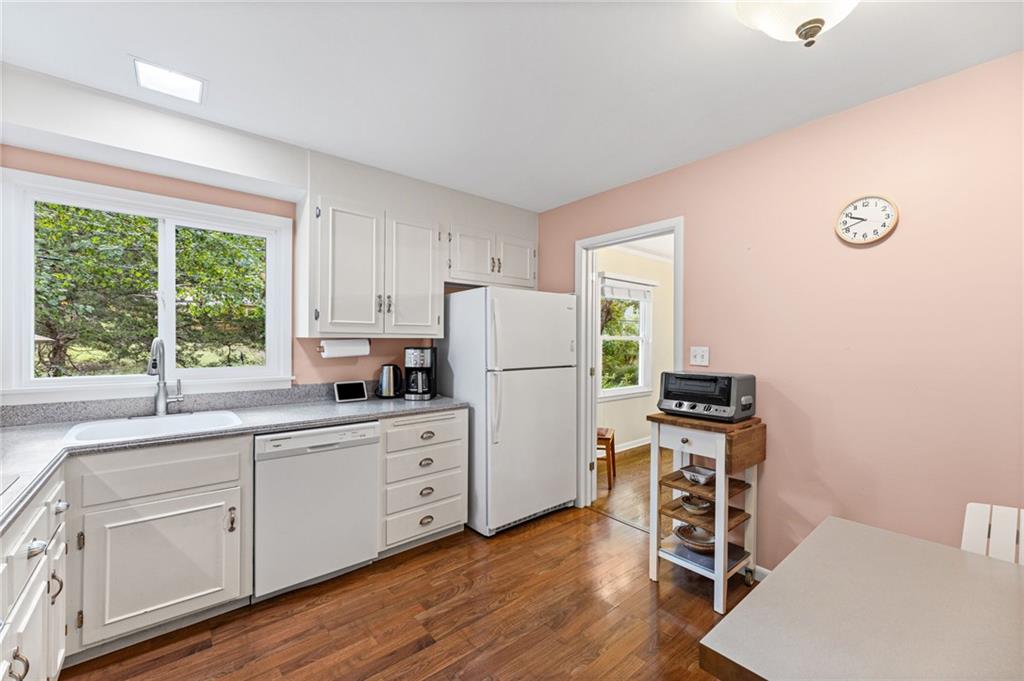 6527 Maple Drive Property Photo 8