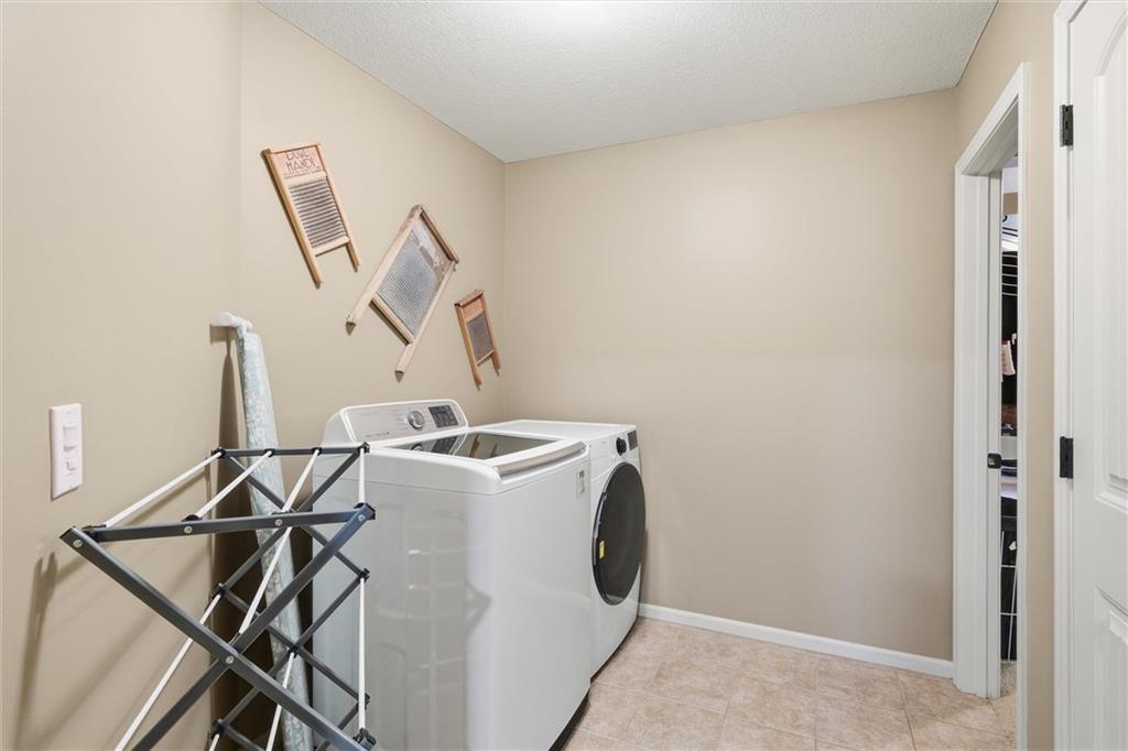 11018 W 163rd Terrace Property Photo 33