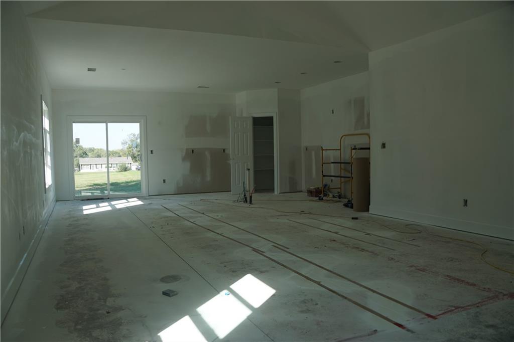 703 N Jefferson Street Property Photo 12