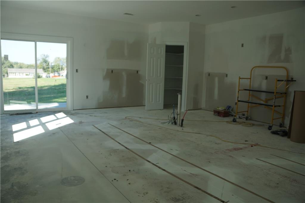 703 N Jefferson Street Property Photo 13