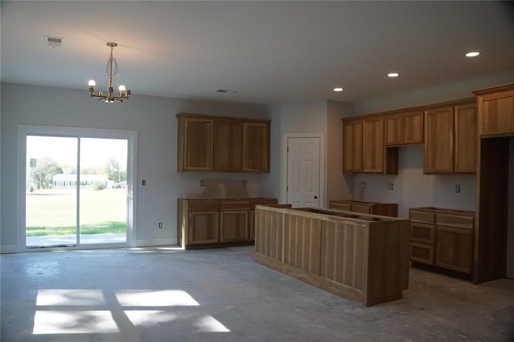 703 N Jefferson Street Property Photo 16
