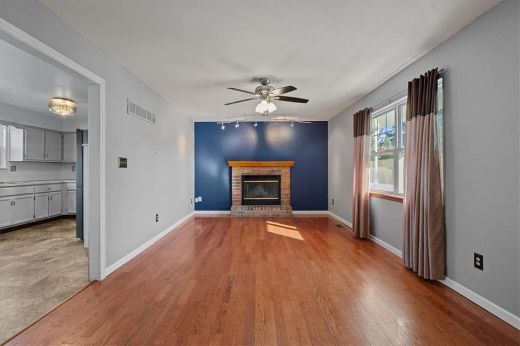 206 Pebblebrook Lane Property Photo 3
