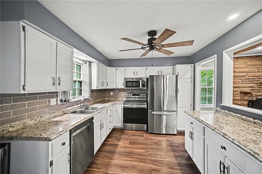 302 Ne Northcrest Drive Property Photo 15