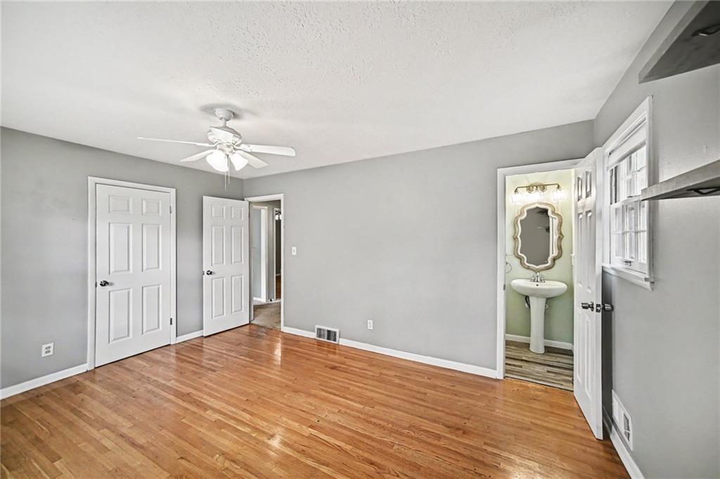 302 Ne Northcrest Drive Property Photo 16