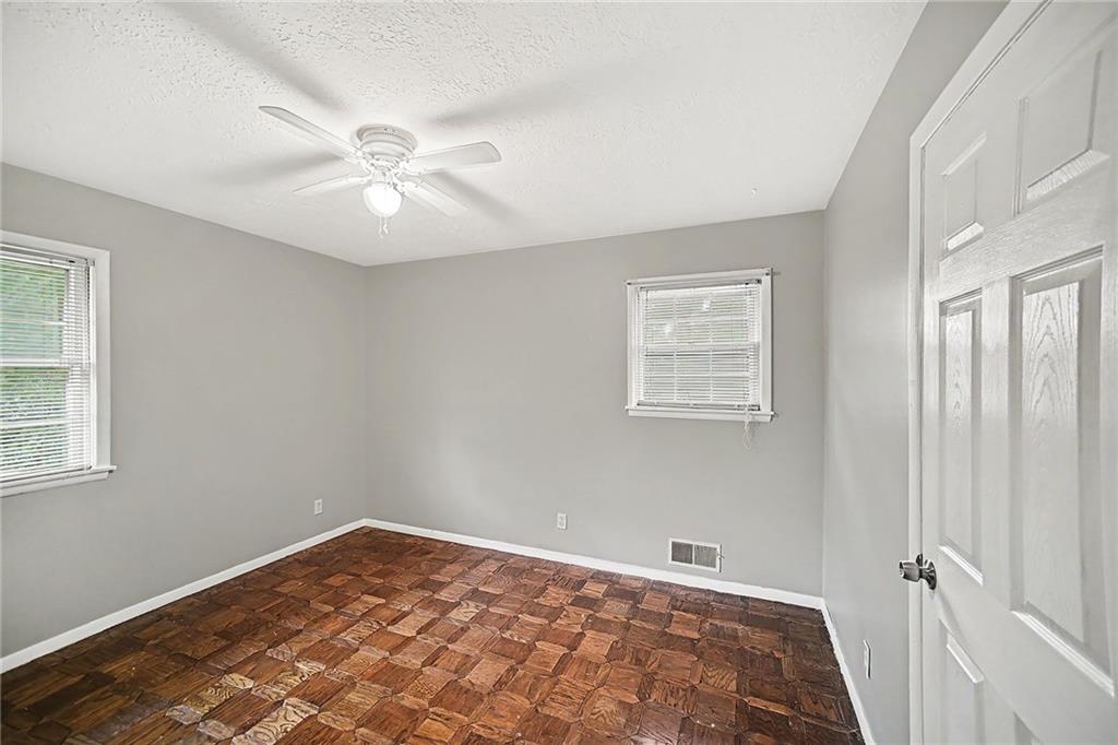 302 Ne Northcrest Drive Property Photo 23