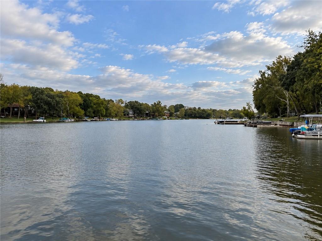 8311 Nw Hillside Drive Property Photo 4