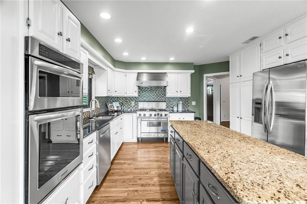 8311 Nw Hillside Drive Property Photo 12