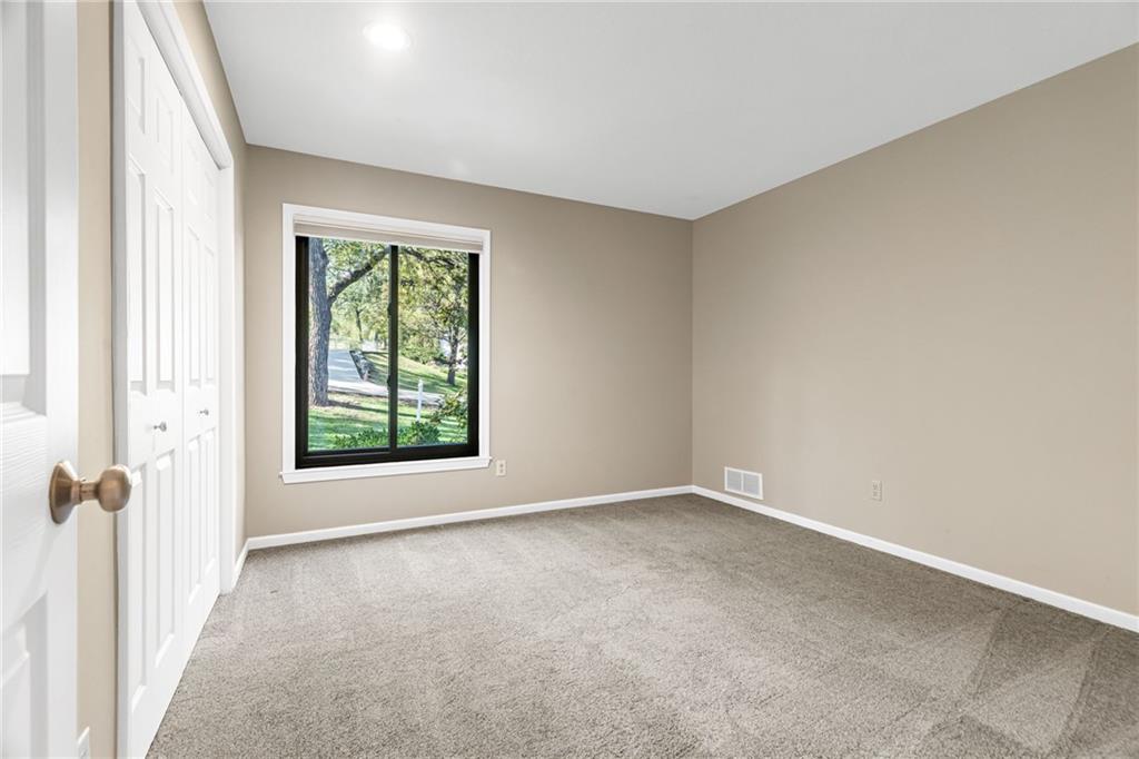 8311 Nw Hillside Drive Property Photo 24