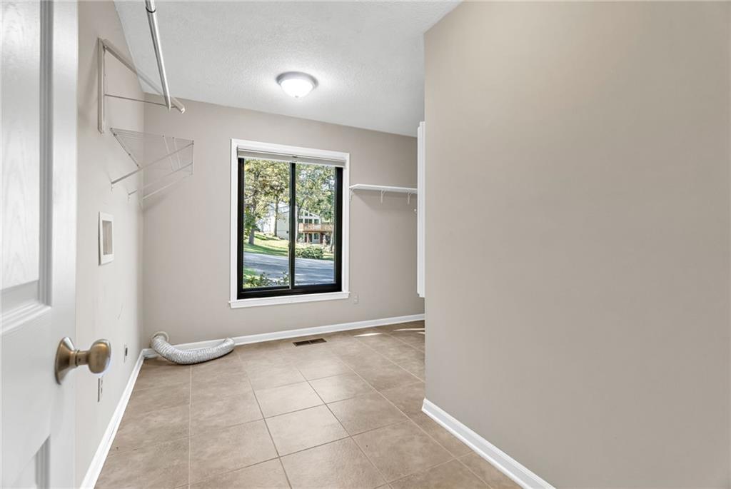 8311 Nw Hillside Drive Property Photo 27