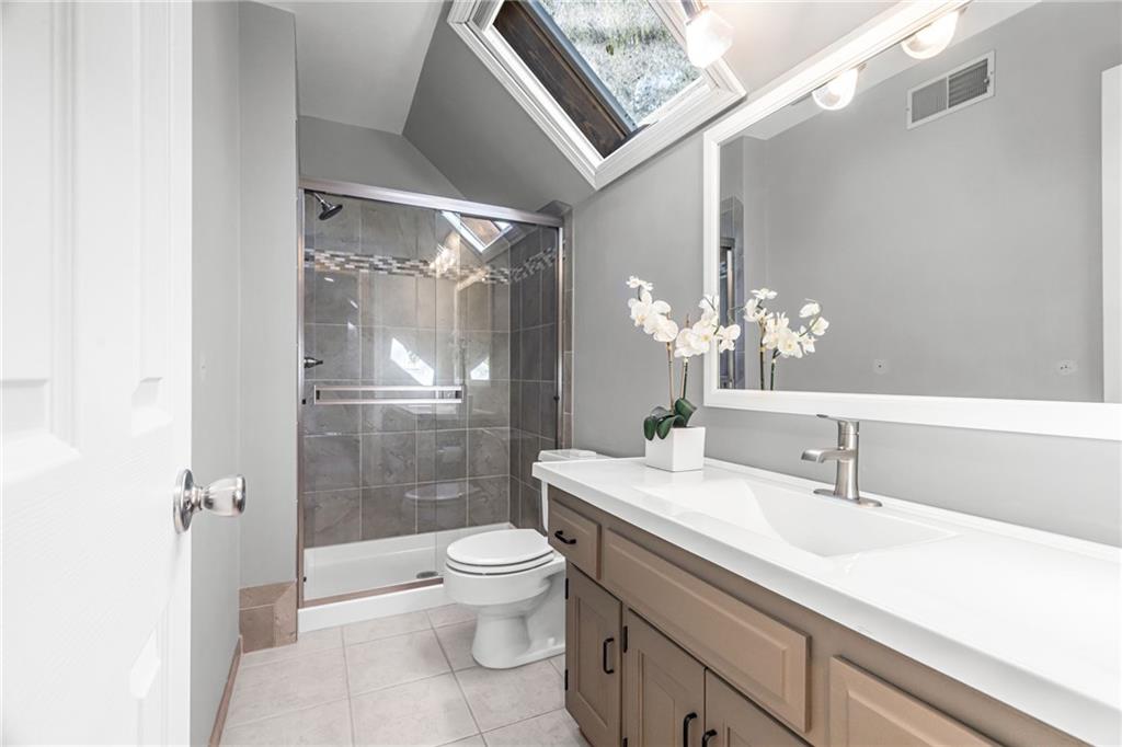 8311 Nw Hillside Drive Property Photo 35