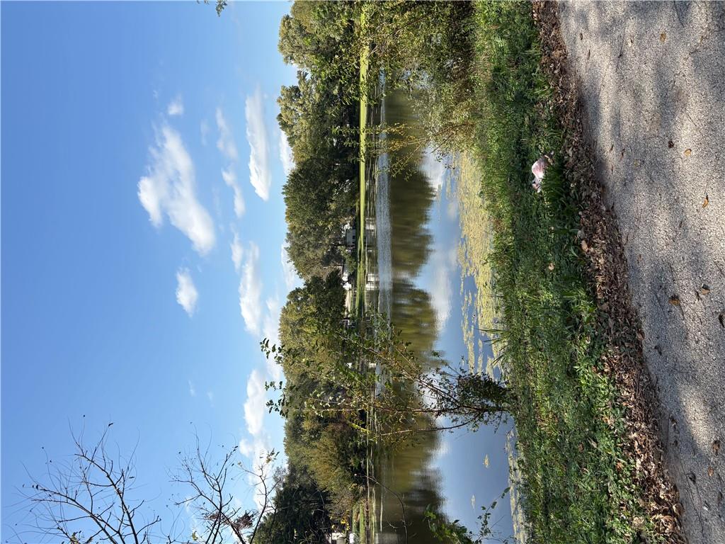 619 S Lake Drive Property Photo 2