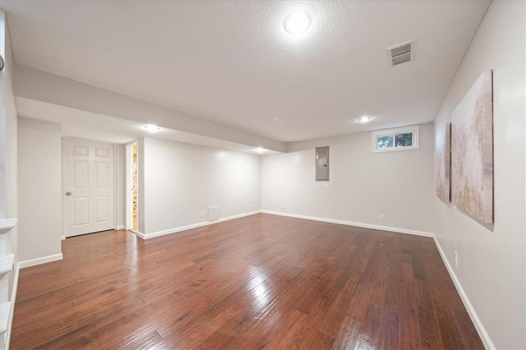 10138 Theden Circle Property Photo 23