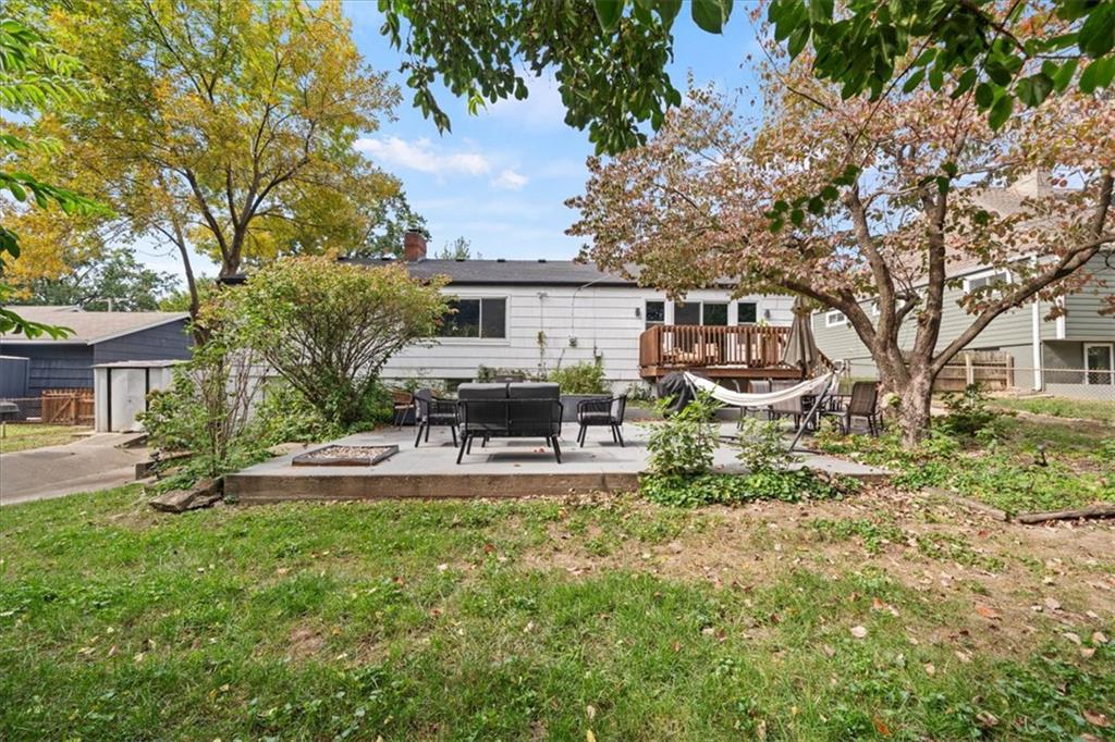8601 Belleview Avenue Property Photo 33