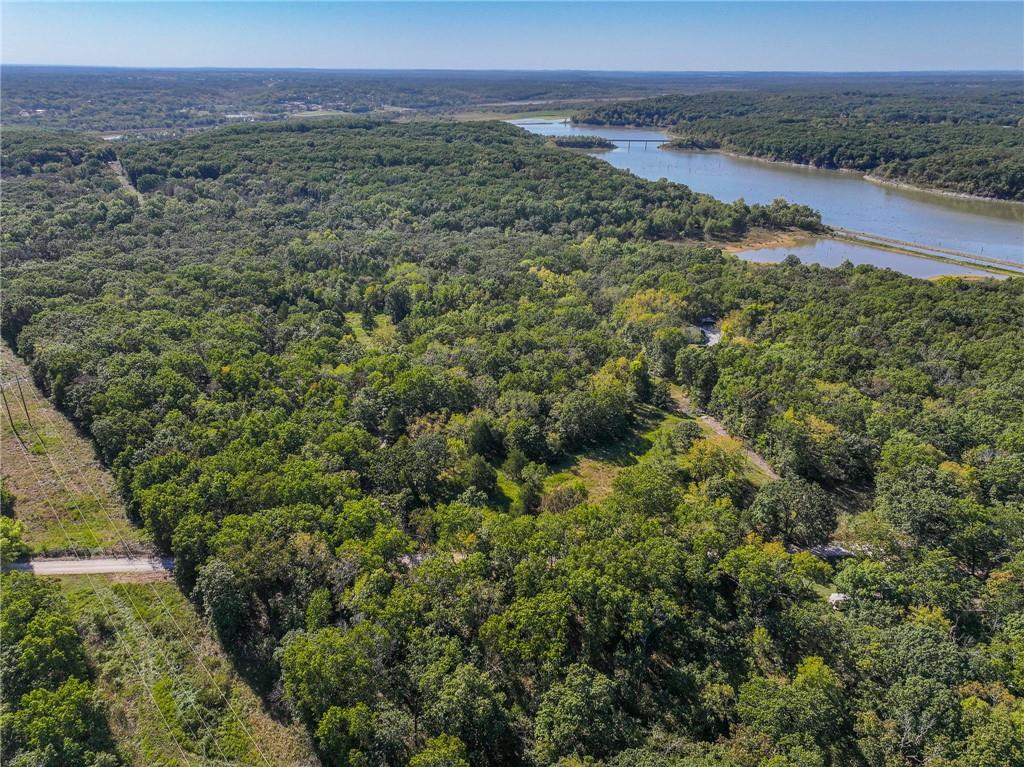 4100 Ne 364 Road Property Photo 2
