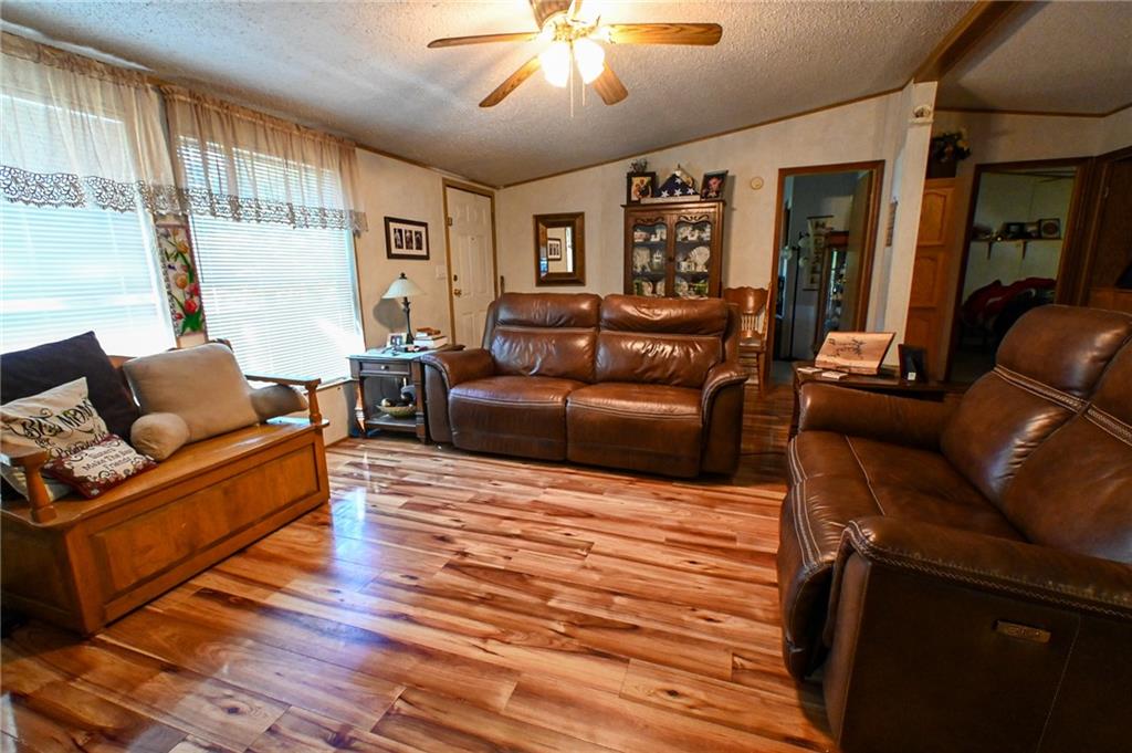 4100 Ne 364 Road Property Photo 6