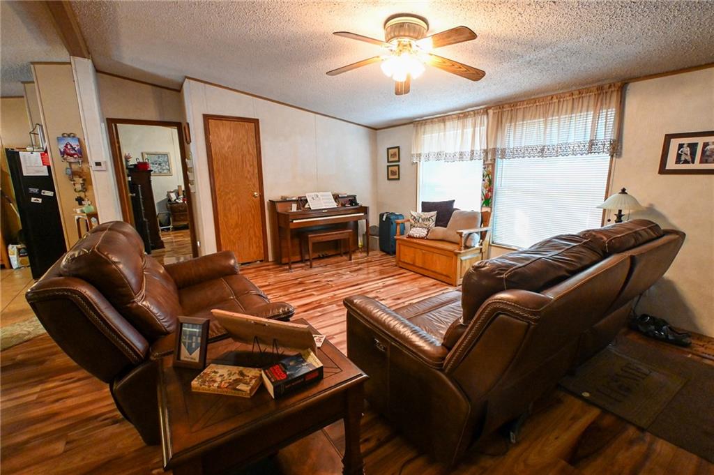 4100 Ne 364 Road Property Photo 8