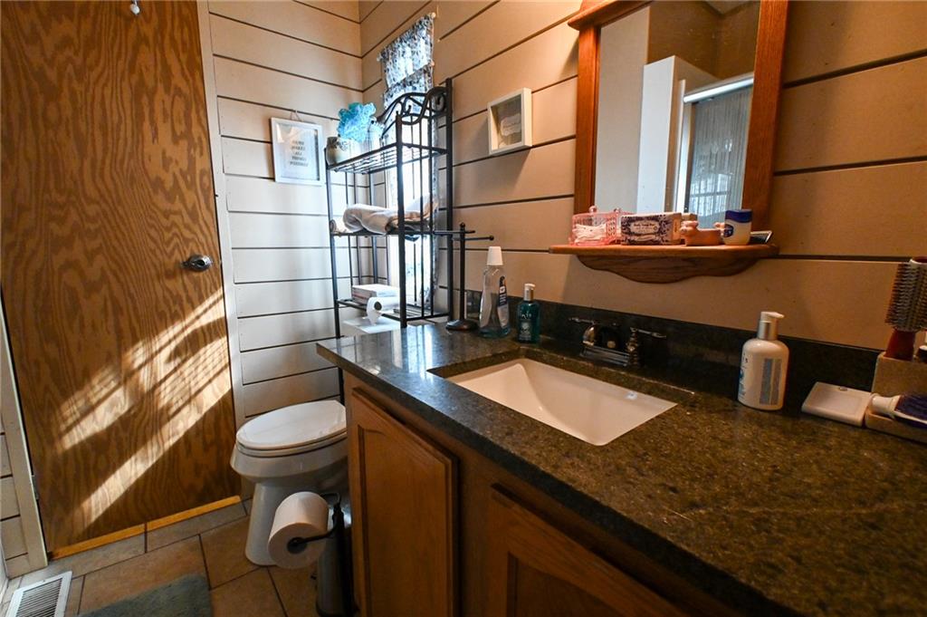 4100 Ne 364 Road Property Photo 19