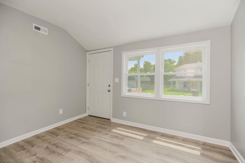 10522 E 6th Street Property Photo 2