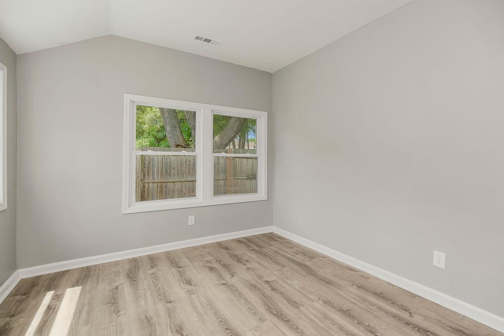 10522 E 6th Street Property Photo 4