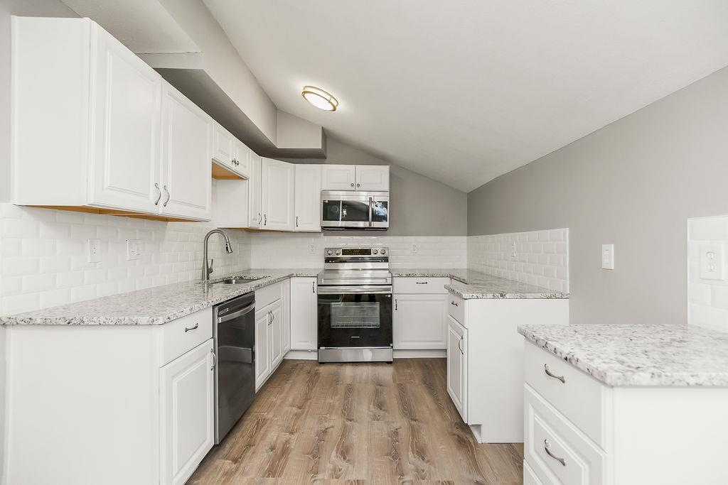 10522 E 6th Street Property Photo 7