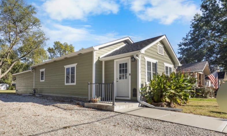 1135 5th Street Property Photo 1